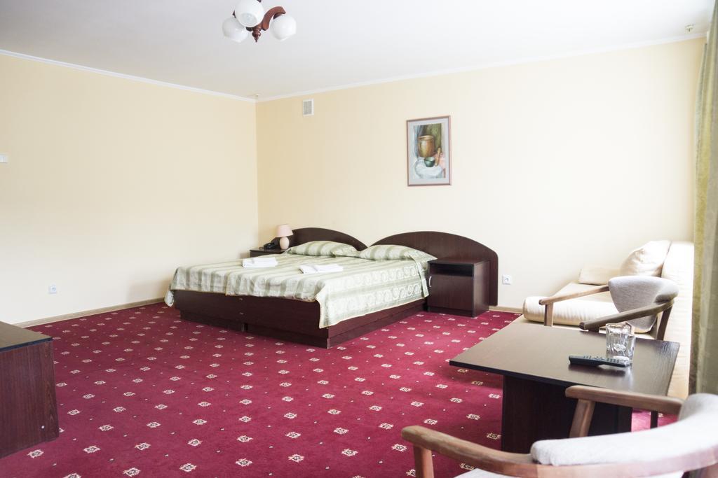 Hotel Perlyna Karpat Slawske Exterior foto